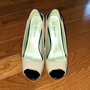 🦩Madden Girl Patent Leather Peeptoe Platform Heels, Size 8M